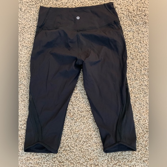 Lululemon cropped leggings - Picture 2 of 4